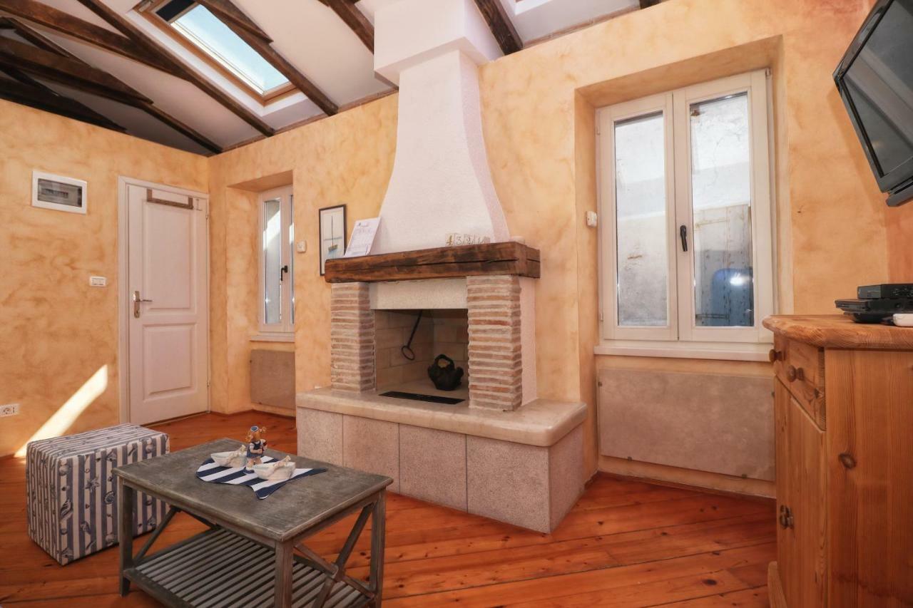 Superb Townhouse Villa Montalbano Ρόβινι Εξωτερικό φωτογραφία